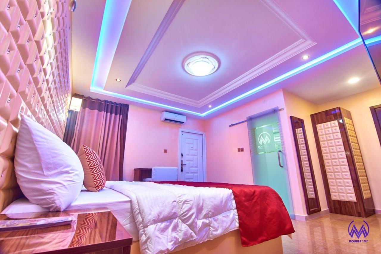 Double M Exquisite Suites And Lounge Lekki Ogombo Eksteriør bilde