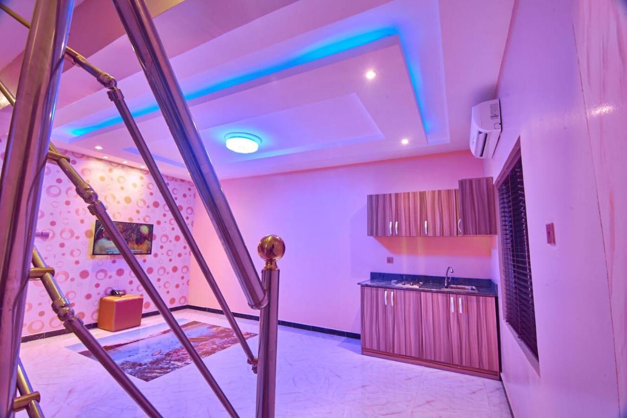 Double M Exquisite Suites And Lounge Lekki Ogombo Eksteriør bilde