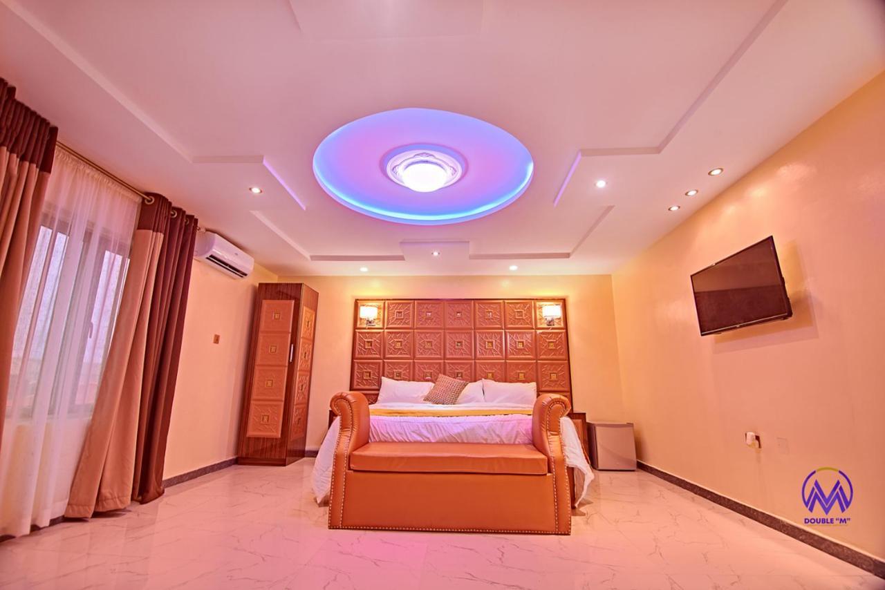 Double M Exquisite Suites And Lounge Lekki Ogombo Eksteriør bilde